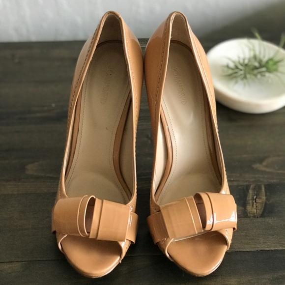Joan & David Nude Pumps - Picture 2 of 8